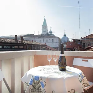 https://venice-luxury-terrace-view-of-san-marco.hotelslidodijesolo.com